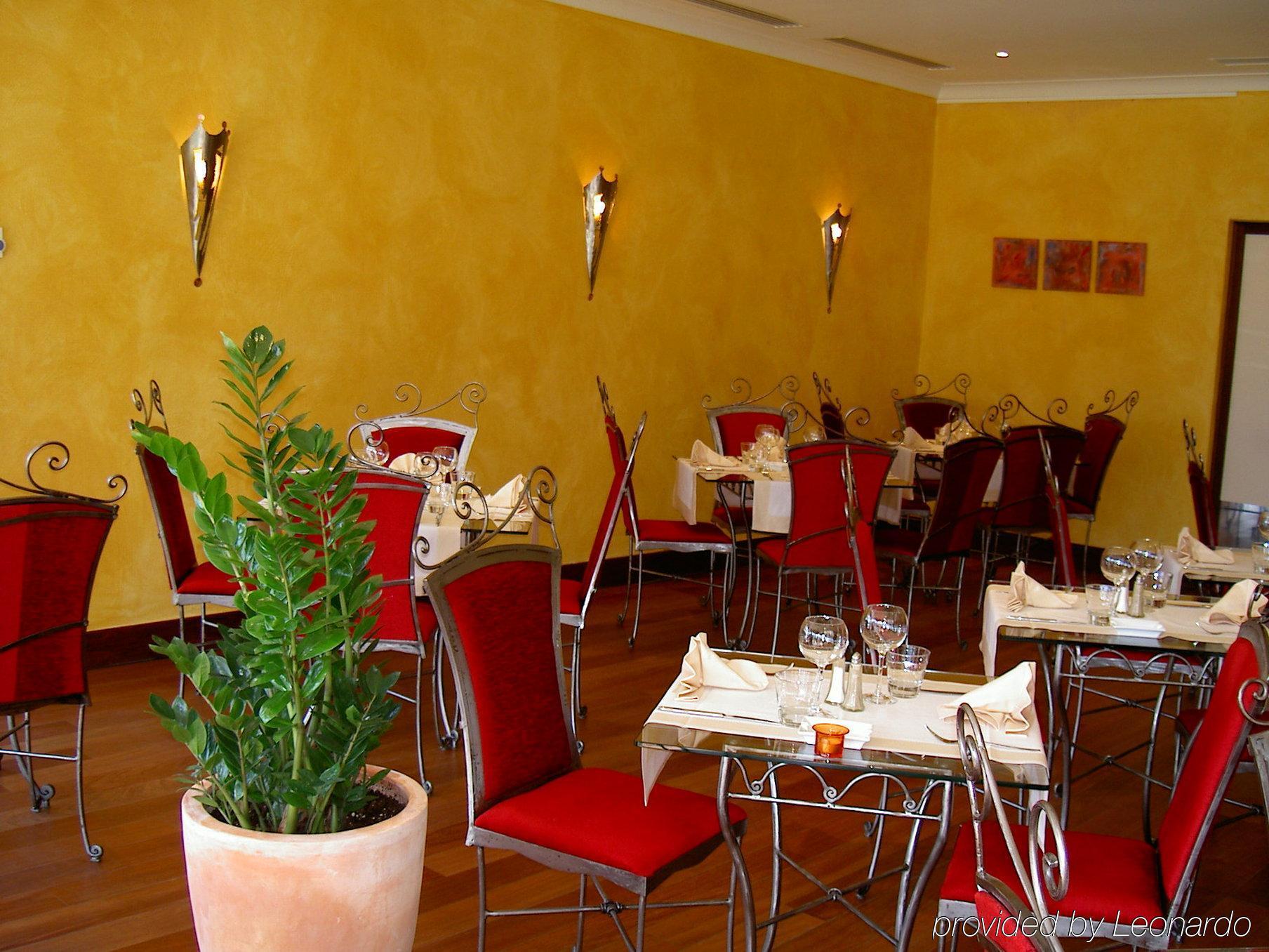 Holiday Inn Express Grenoble-Бернен Ресторан фото